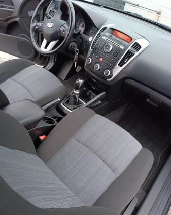 Kia Ceed cena 18900 przebieg: 198000, rok produkcji 2011 z Białobrzegi małe 172